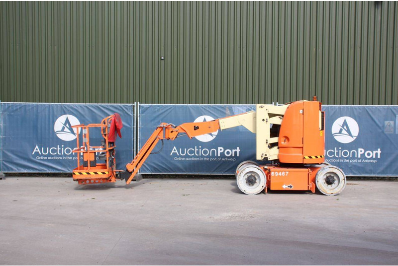 JLG E300AJP - 铰接臂:图2 JLG E300AJP - 铰接臂:图2