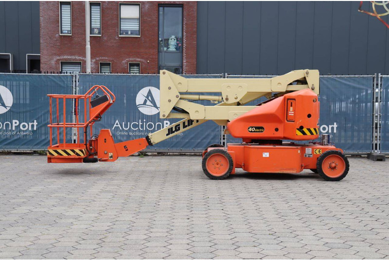 JLG N40 - 铰接臂:图2 JLG N40 - 铰接臂:图2