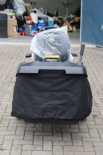 John Deere X350R - 园林割草机:图5 John Deere X350R - 园林割草机:图5