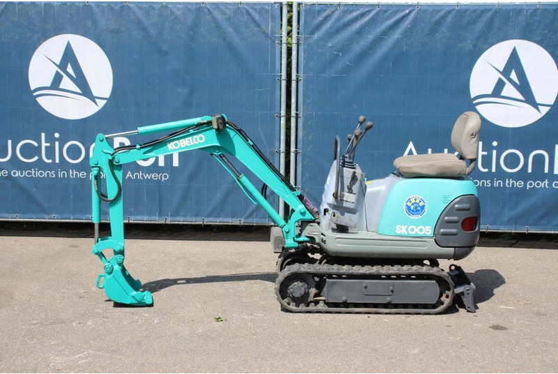 Kobelco SK005 - 小型挖掘机:图2 Kobelco SK005 - 小型挖掘机:图2