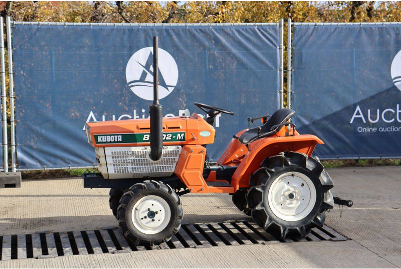 Kubota B1402DT - 拖拉机:图1 Kubota B1402DT - 拖拉机:图1