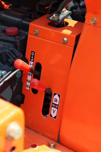 拖拉机 Kubota B1702DT：图20