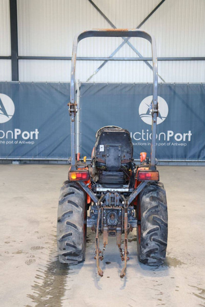 Kubota B2420 - 拖拉机:图5 Kubota B2420 - 拖拉机:图5