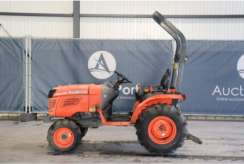 Kubota B2420 - 拖拉机:图2 Kubota B2420 - 拖拉机:图2