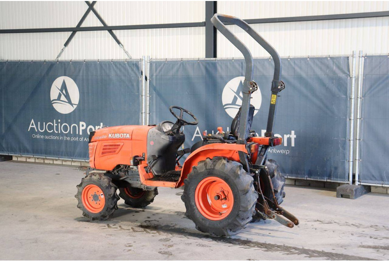 Kubota B2420 - 拖拉机:图3 Kubota B2420 - 拖拉机:图3
