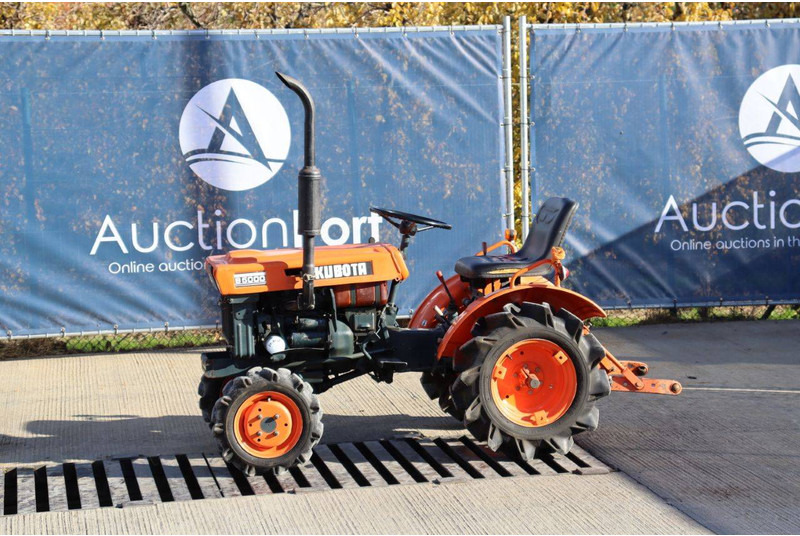Kubota B5000 - 拖拉机:图1 Kubota B5000 - 拖拉机:图1