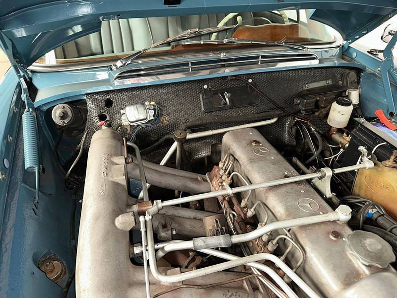 Mercedes-Benz 220 SE coupe Automatic - 轿车:图5 Mercedes-Benz 220 SE coupe Automatic - 轿车:图5