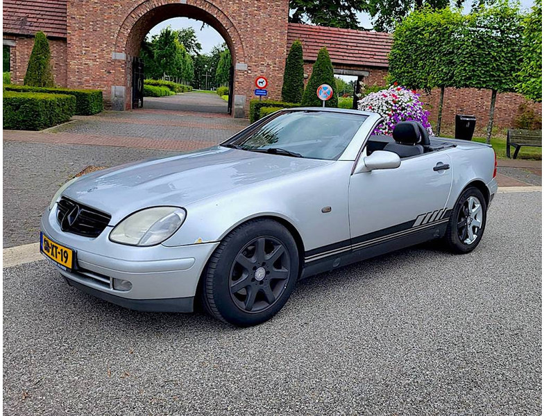 Mercedes-Benz SLK SLK200 Automatic - 汽车:图1 Mercedes-Benz SLK SLK200 Automatic - 汽车:图1