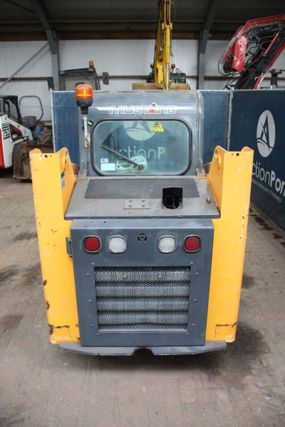 Mustang R135 - 轮式装载机:图4 Mustang R135 - 轮式装载机:图4