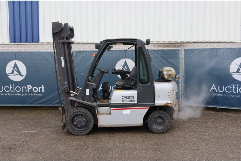 Nissan 30 - 液化石油气叉车:图2 Nissan 30 - 液化石油气叉车:图2