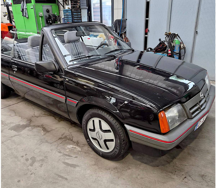 Opel Ascona (C) Cabriolet 1.8i - 轿车:图3 Opel Ascona (C) Cabriolet 1.8i - 轿车:图3