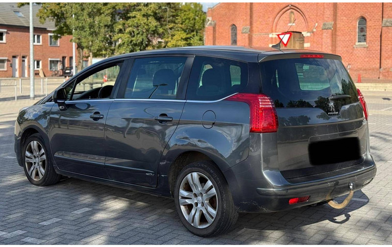 Peugeot 5008 (I - phase 2) 2.0 HDi - 轿车:图2 Peugeot 5008 (I - phase 2) 2.0 HDi - 轿车:图2