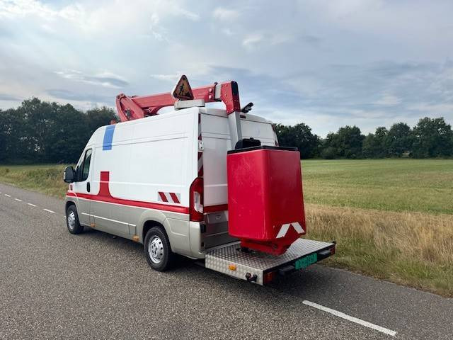 Peugeot Boxer 2.2HDI - 车载空中平台:图3 Peugeot Boxer 2.2HDI - 车载空中平台:图3