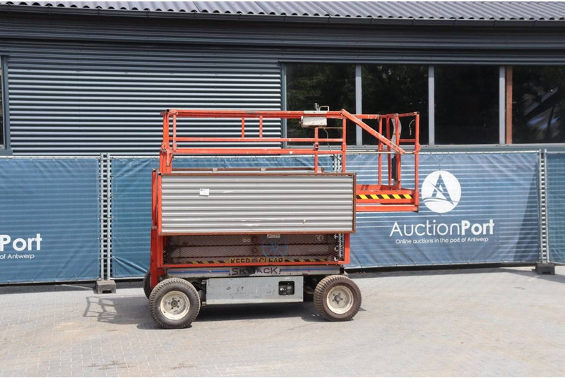 Skyjack SJ III - 6832 - 剪式升降机:图1 Skyjack SJ III - 6832 - 剪式升降机:图1