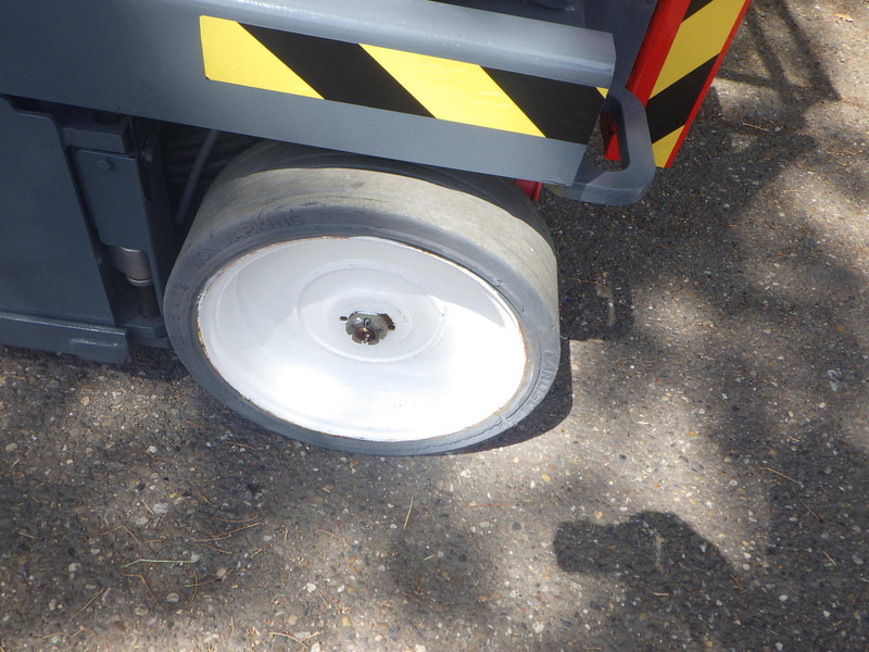 Skyjack SJ3226 - 剪式升降机:图4 Skyjack SJ3226 - 剪式升降机:图4