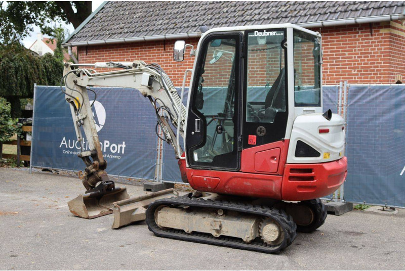 Takeuchi TB230 - 履带式挖掘机:图3 Takeuchi TB230 - 履带式挖掘机:图3