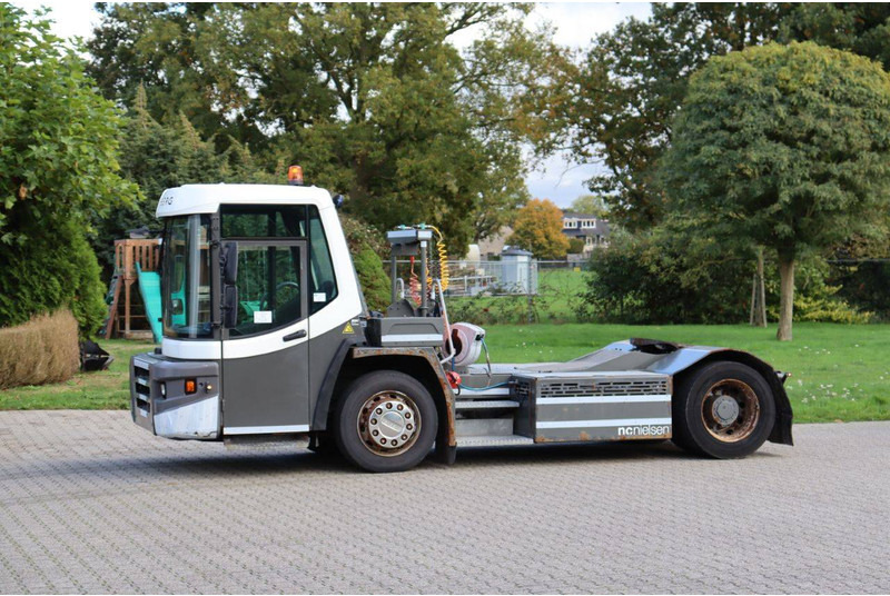 Terberg DT183 Mega - 码头牵引车:图1 Terberg DT183 Mega - 码头牵引车:图1