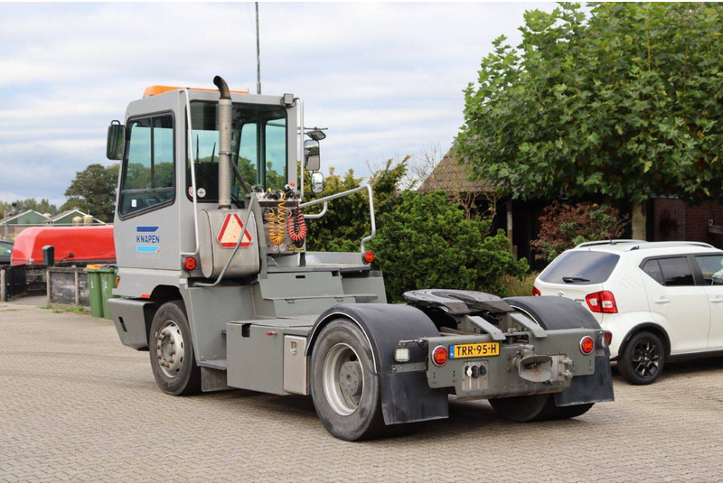 Terberg YT182 - 码头牵引车:图4 Terberg YT182 - 码头牵引车:图4