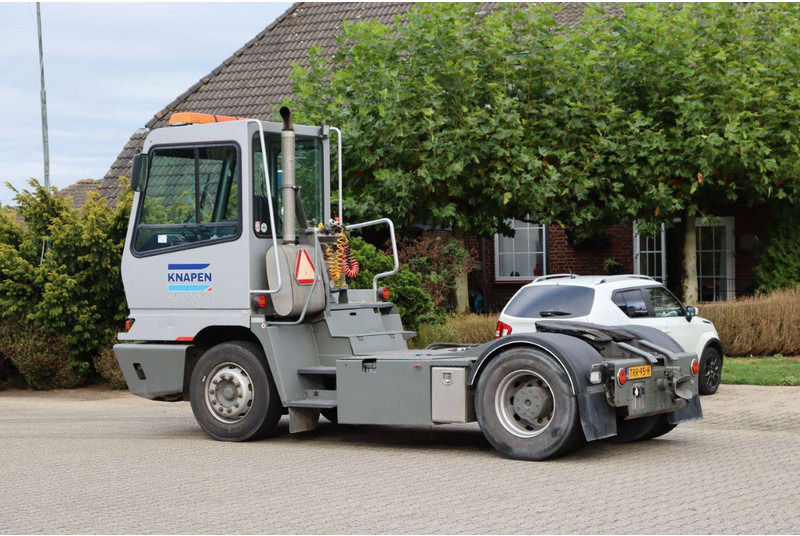 Terberg YT182 - 码头牵引车:图3 Terberg YT182 - 码头牵引车:图3