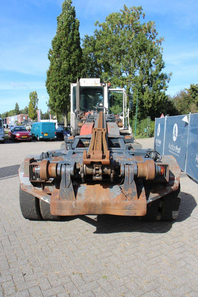 Terberg YT222 - 码头牵引车:图4 Terberg YT222 - 码头牵引车:图4