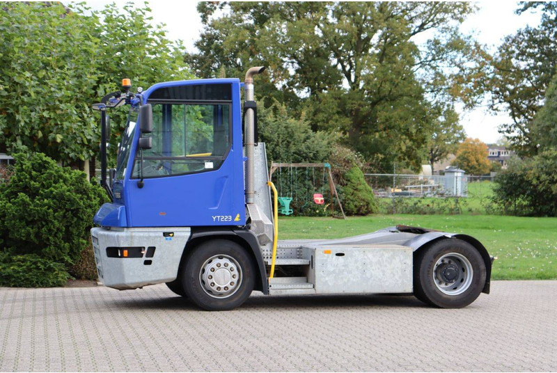Terberg YT223 - 码头牵引车:图1 Terberg YT223 - 码头牵引车:图1