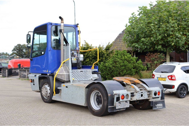 Terberg YT223 - 码头牵引车:图4 Terberg YT223 - 码头牵引车:图4