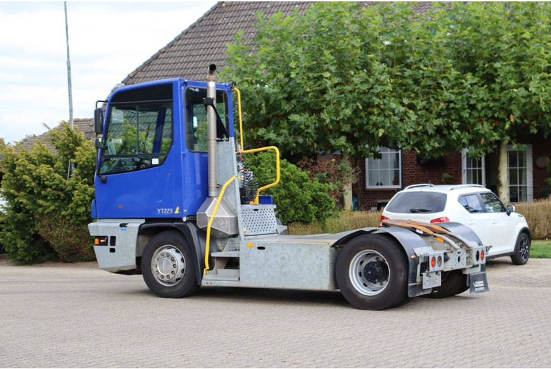 Terberg YT223 - 码头牵引车:图3 Terberg YT223 - 码头牵引车:图3