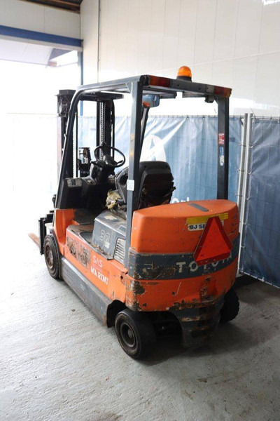 Toyota 7FBMF30 - 电动叉车:图3 Toyota 7FBMF30 - 电动叉车:图3