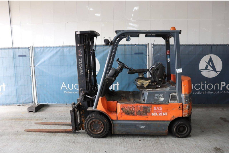 Toyota 7FBMF30 - 电动叉车:图2 Toyota 7FBMF30 - 电动叉车:图2