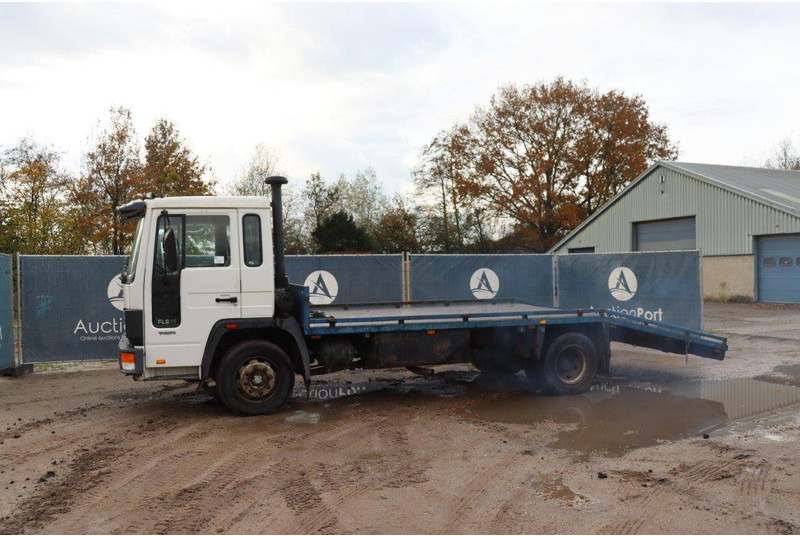 Volvo FL 613 - 栏板式/ 平板卡车:图1 Volvo FL 613 - 栏板式/ 平板卡车:图1