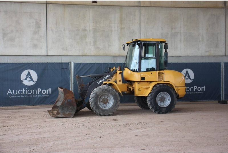 Volvo L30B-Z/X - 轮式装载机:图1 Volvo L30B-Z/X - 轮式装载机:图1