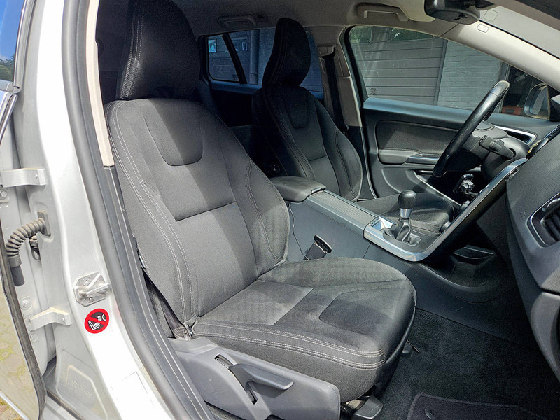轿车 Volvo V60 D3：图17
