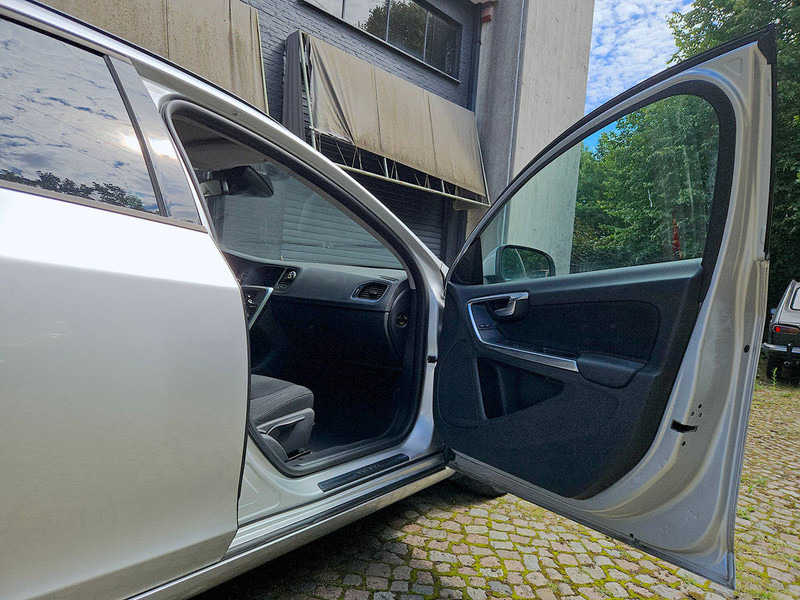 轿车 Volvo V60 D3：图15