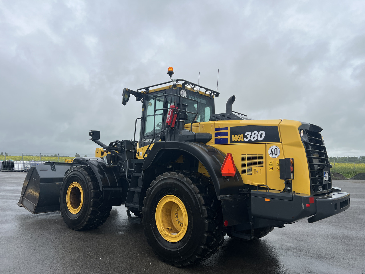 KOMATSU WA 380-8E0 - 轮式装载机:图3 KOMATSU WA 380-8E0 - 轮式装载机:图3