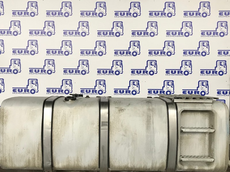 REZERVOR COMBUSTIBIL MAN L=215CM l=65CM H=70CM 81.12201.5672, 81.12201.5612, 81.12201.5706 - 燃料箱 适用于 卡车:图1 REZERVOR COMBUSTIBIL MAN L=215CM l=65CM H=70CM 81.12201.5672, 81.12201.5612, 81.12201.5706 - 燃料箱 适用于 卡车:图1