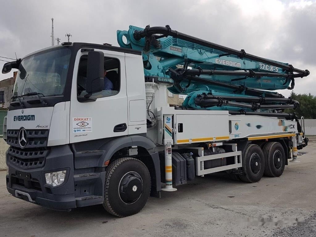 Mercedes-Benz 3343 P - 混凝土泵车:图1 Mercedes-Benz 3343 P - 混凝土泵车:图1