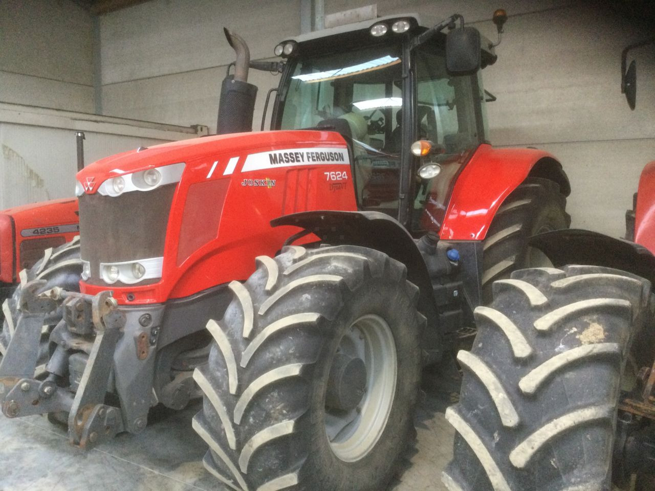 Massey Ferguson 7624 DYNA-VT EXCLUSIVE - 拖拉机:图1 Massey Ferguson 7624 DYNA-VT EXCLUSIVE - 拖拉机:图1