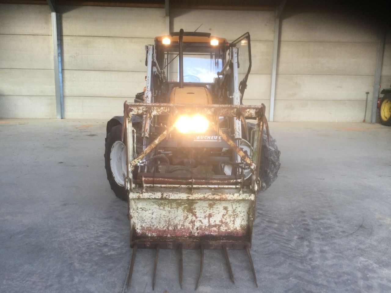 Renault CERES 355 X - 拖拉机:图3 Renault CERES 355 X - 拖拉机:图3