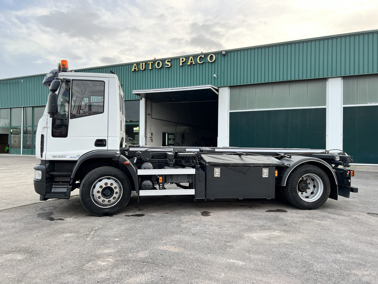 IVECO 300 EN CHASIS - 驾驶室底盘卡车:图5 IVECO 300 EN CHASIS - 驾驶室底盘卡车:图5