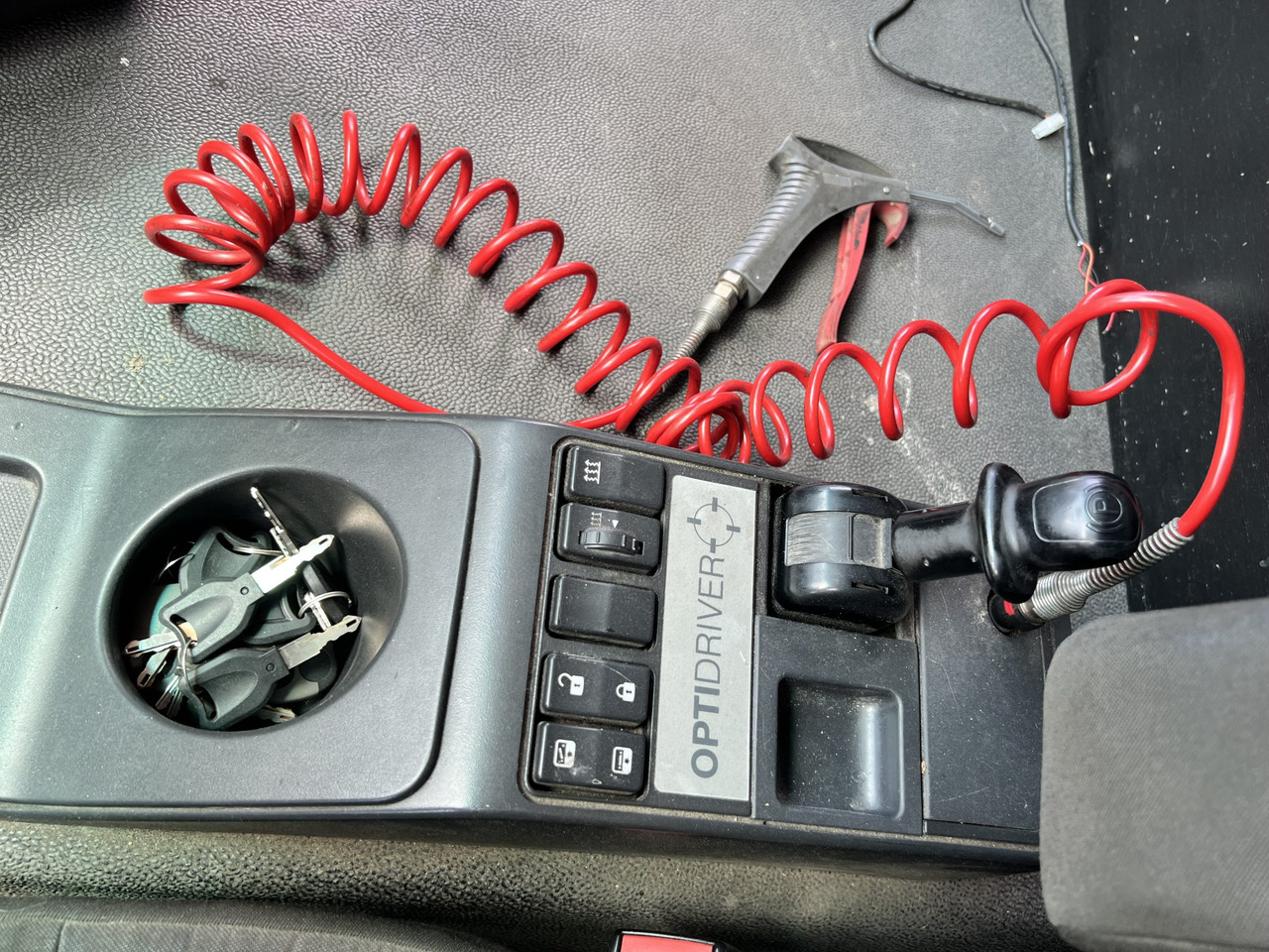 侧帘卡车 RENAULT 450 CON UNA TAULINER:图10 侧帘卡车 RENAULT 450 CON UNA TAULINER:图10