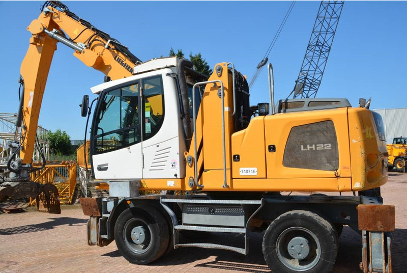 Liebherr LH 22 M - 垃圾/ 工业叉装车:图3 Liebherr LH 22 M - 垃圾/ 工业叉装车:图3