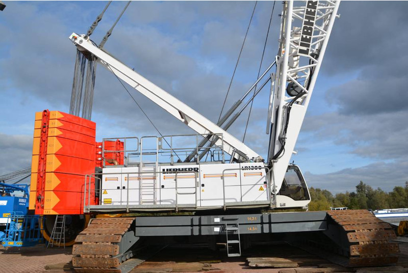 Liebherr LR 1300 SX - 履带式起重机:图1 Liebherr LR 1300 SX - 履带式起重机:图1