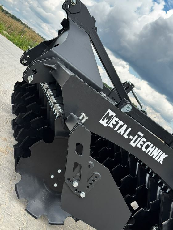 METAL-TECHNIK Brona talerzowa 2,7 m / Scheibenegge / дисковая борона / disc harrow - 圆盘耙:图2 METAL-TECHNIK Brona talerzowa 2,7 m / Scheibenegge / дисковая борона / disc harrow - 圆盘耙:图2