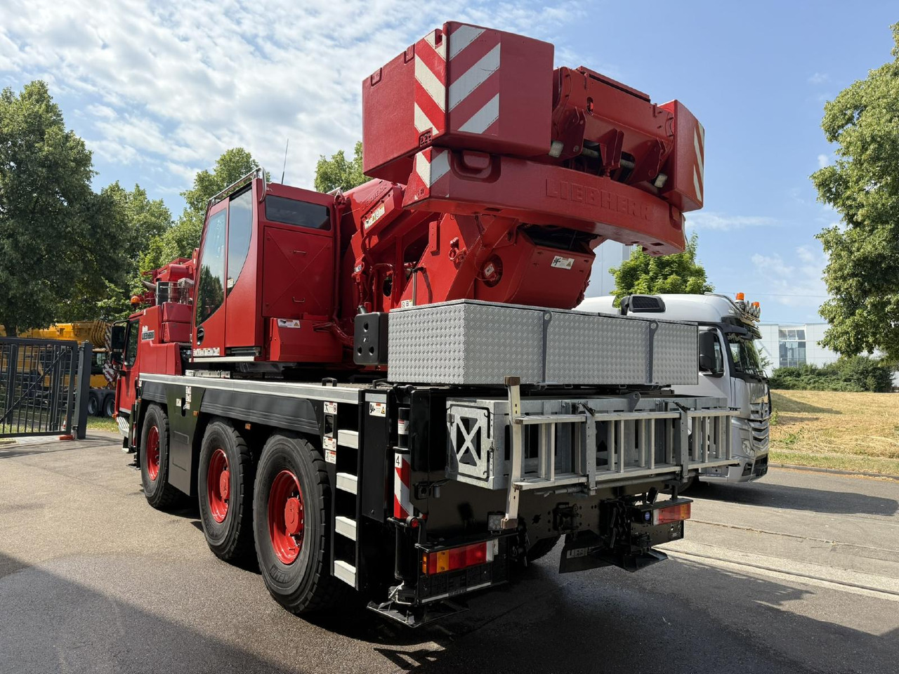 Liebherr LTM 1050-3.1 (20 - 084 132) - 移动式起重机:图4 Liebherr LTM 1050-3.1 (20 - 084 132) - 移动式起重机:图4