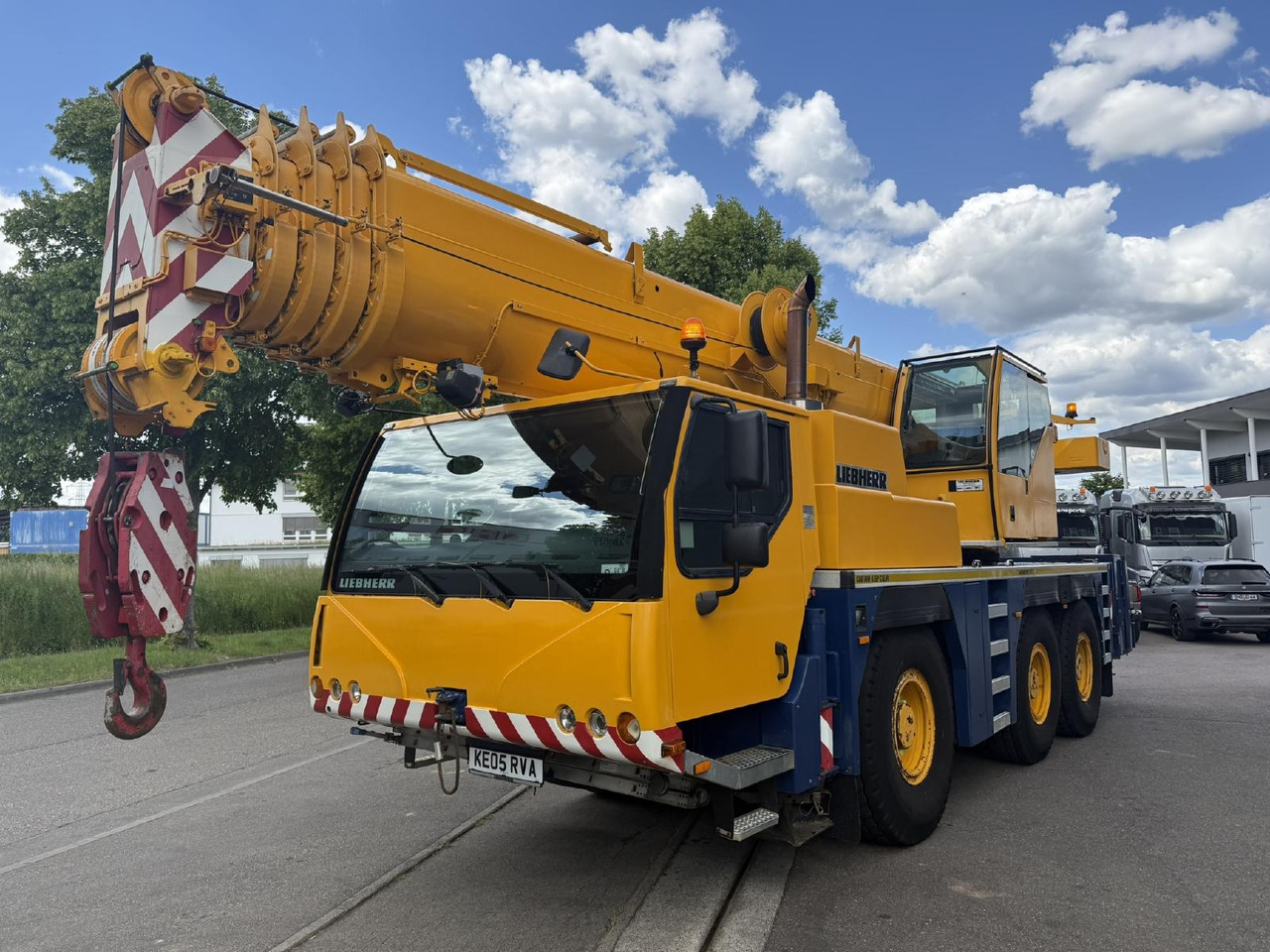Liebherr LTM 1055-3.1 (05 - 055 855) | 6 x 6 - 移动式起重机:图2 Liebherr LTM 1055-3.1 (05 - 055 855) | 6 x 6 - 移动式起重机:图2