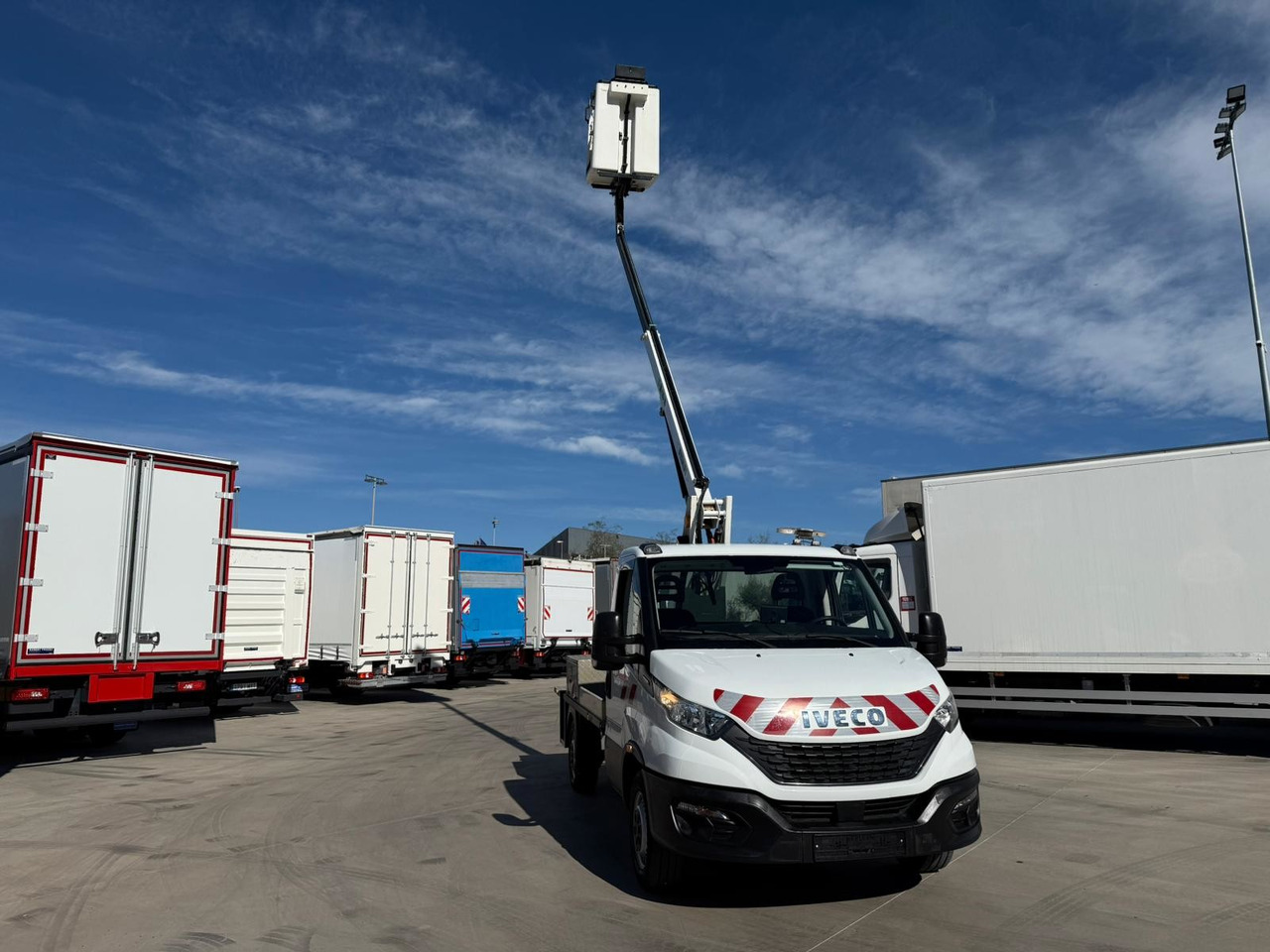 IVECO 35S14 Daily E6 (Basket) - 车载空中平台:图4 IVECO 35S14 Daily E6 (Basket) - 车载空中平台:图4
