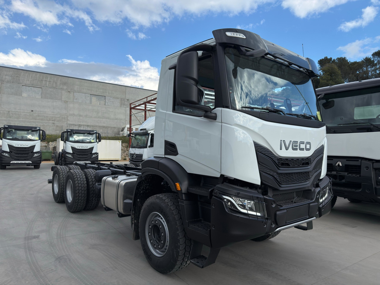 IVECO AD380T46 6x4 E6 (Chassis) - 驾驶室底盘卡车:图2 IVECO AD380T46 6x4 E6 (Chassis) - 驾驶室底盘卡车:图2