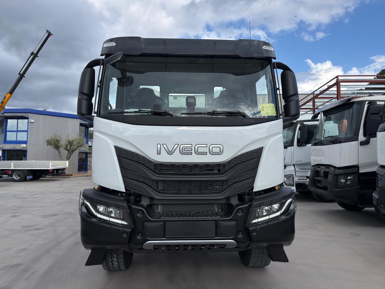 IVECO AD380T46 6x4 E6 (Chassis) - 驾驶室底盘卡车:图3 IVECO AD380T46 6x4 E6 (Chassis) - 驾驶室底盘卡车:图3