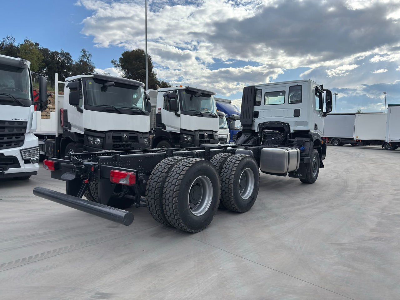 IVECO AD380T46 6x4 E6 (Chassis) - 驾驶室底盘卡车:图4 IVECO AD380T46 6x4 E6 (Chassis) - 驾驶室底盘卡车:图4