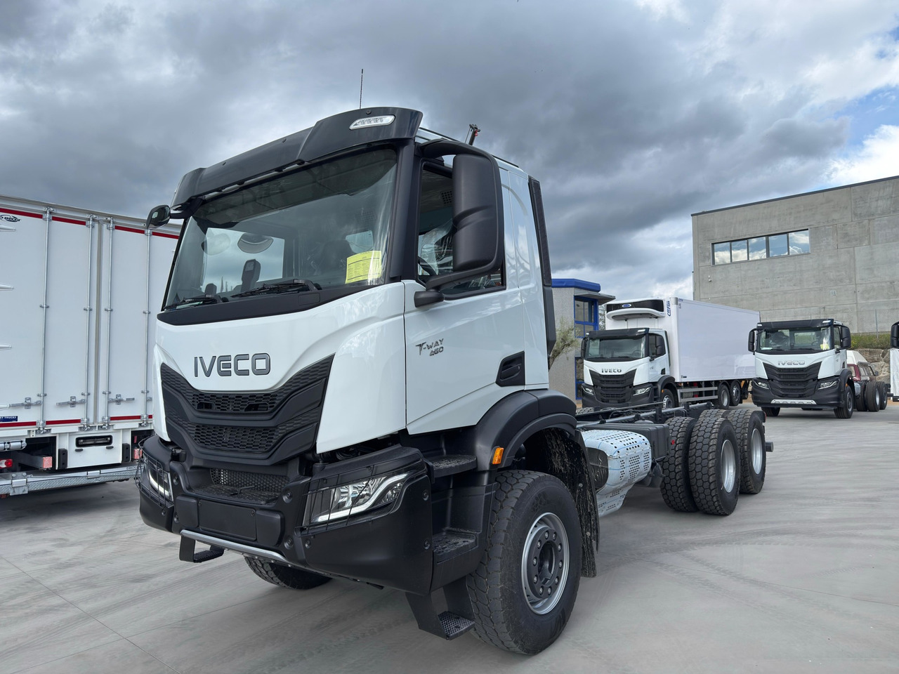 IVECO AD380T46 6x4 E6 (Chassis) - 驾驶室底盘卡车:图1 IVECO AD380T46 6x4 E6 (Chassis) - 驾驶室底盘卡车:图1